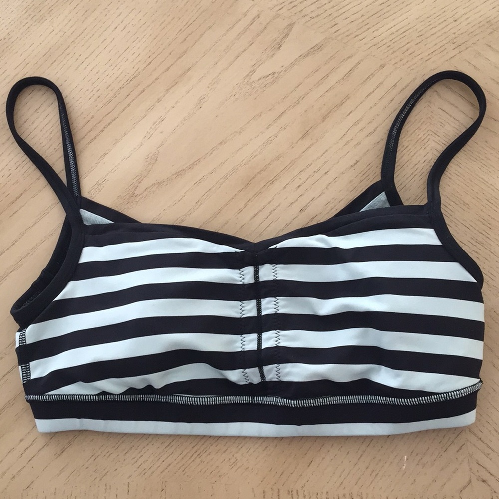 Lululemon sports bra